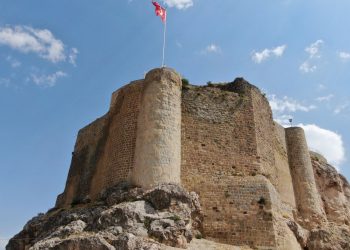 5 bin yıllık Harput Kalesi’nde onarım tüm süratiyle sürüyor