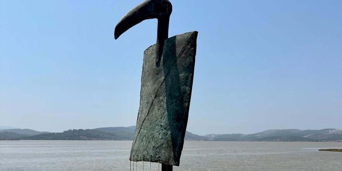 50 bin Euroluk bronz heykelin başı çalındı