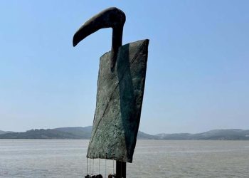 50 bin Euroluk bronz heykelin başı çalındı