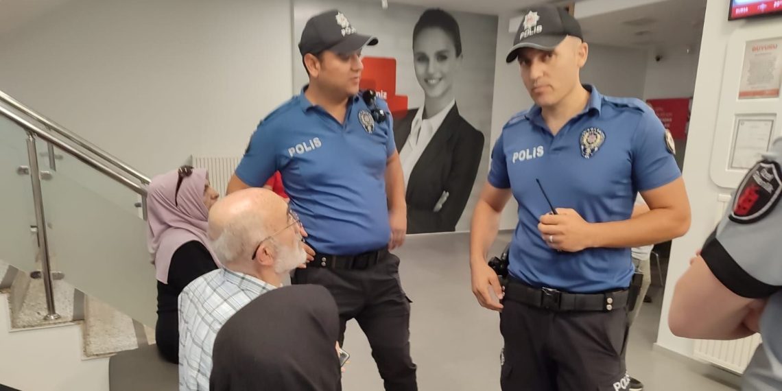 50 bin lirasını kaptırmaktan son anda kurtuldu