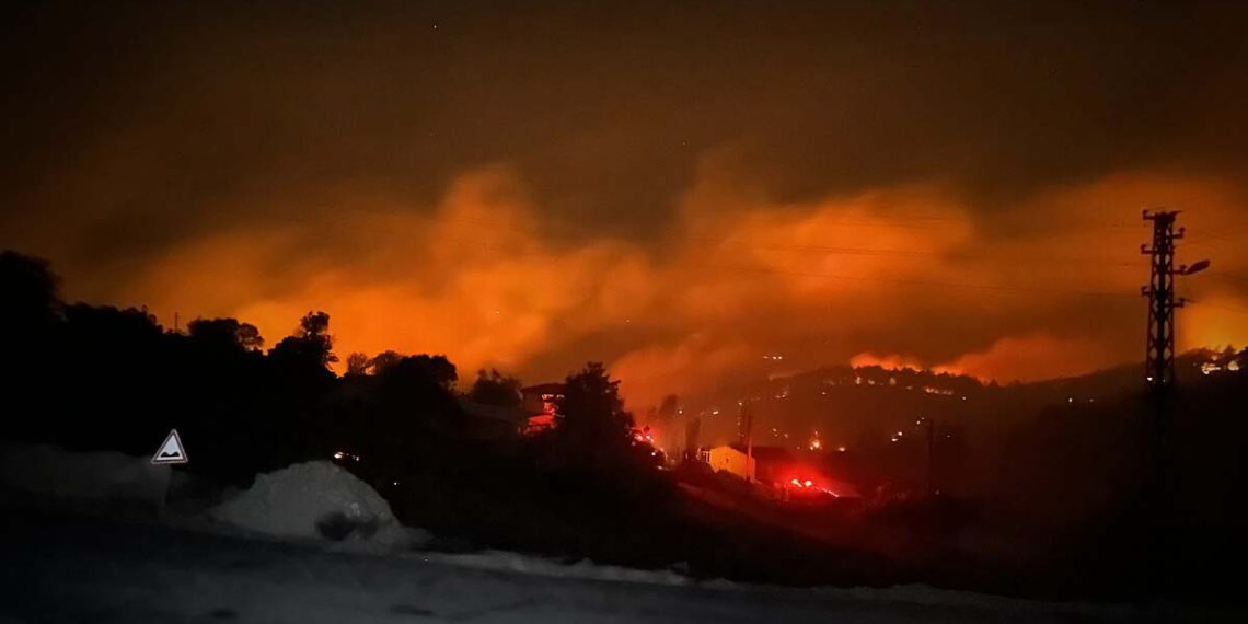 Çanakkale’deki yangın faciasında 9 köy tahliye edildi