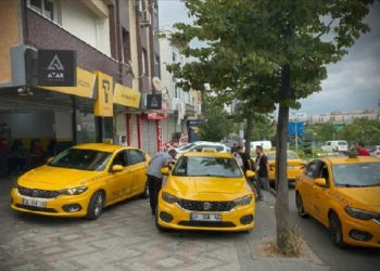 İstanbul’da taksiciler taksimetrelerini güncelliyor