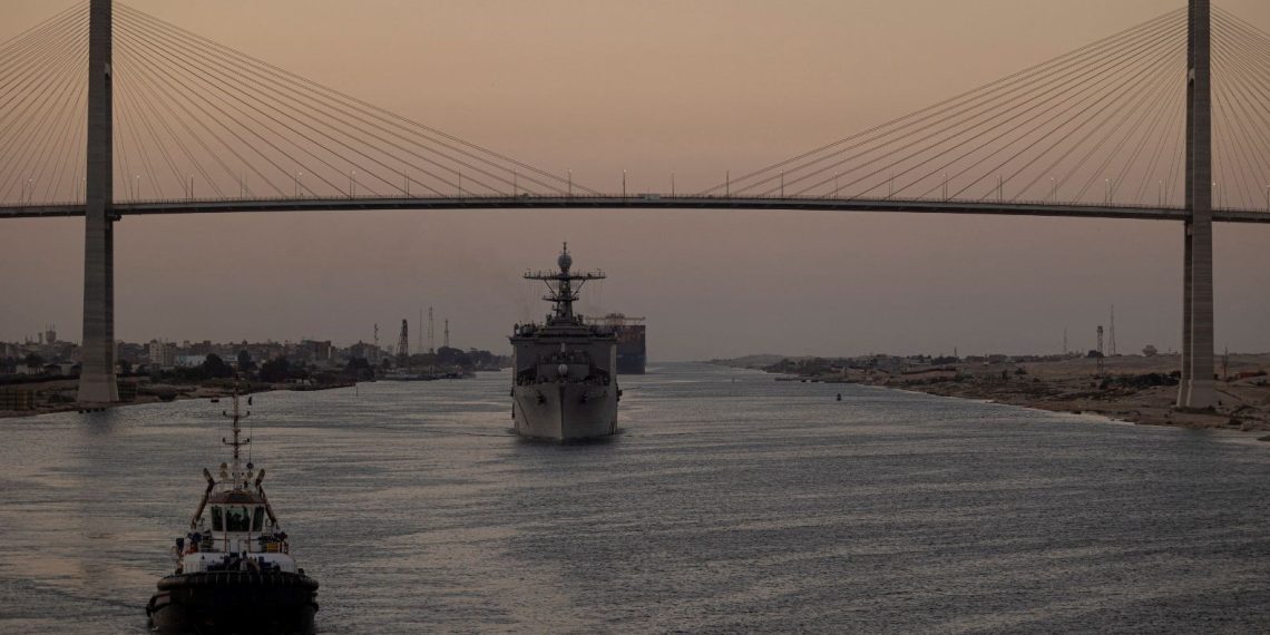 ABD’nin gönderdiği misyon birliği ve savaş gemileri, Orta Doğu’ya vardı