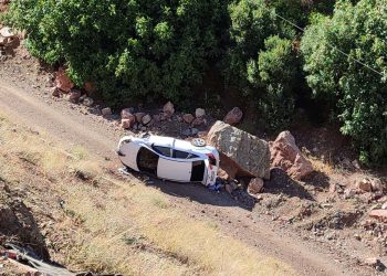 Adıyamanda şarampole devrilen arabadaki 7 kişi yaralandı