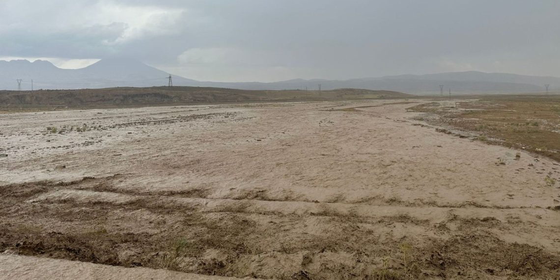 Ağrı’daki sel Türkiye-İran kara yolu ulaşıma kapandı