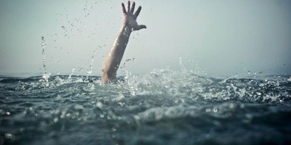 Antalya’da denize giren 18 yaşındaki genç boğuldu