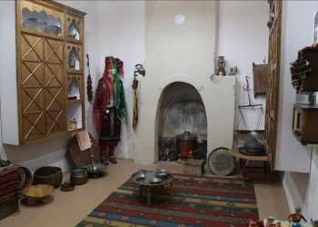 Aşık Veysel Müzesi ziyaretçilerini uzun ince bir seyahate çıkarıyor