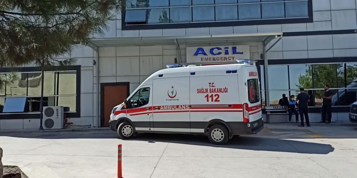 Batman’da besin zehirlenmesi kuşkusuyla 10 kişi hastaneye kaldırıldı