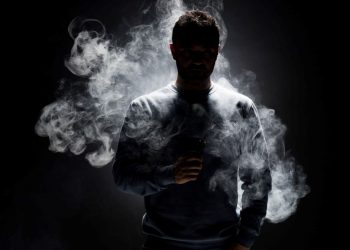 Bilim insanlarından elektronik sigara uyarısı: Belirtiler 30 günde ortaya çıkıyor