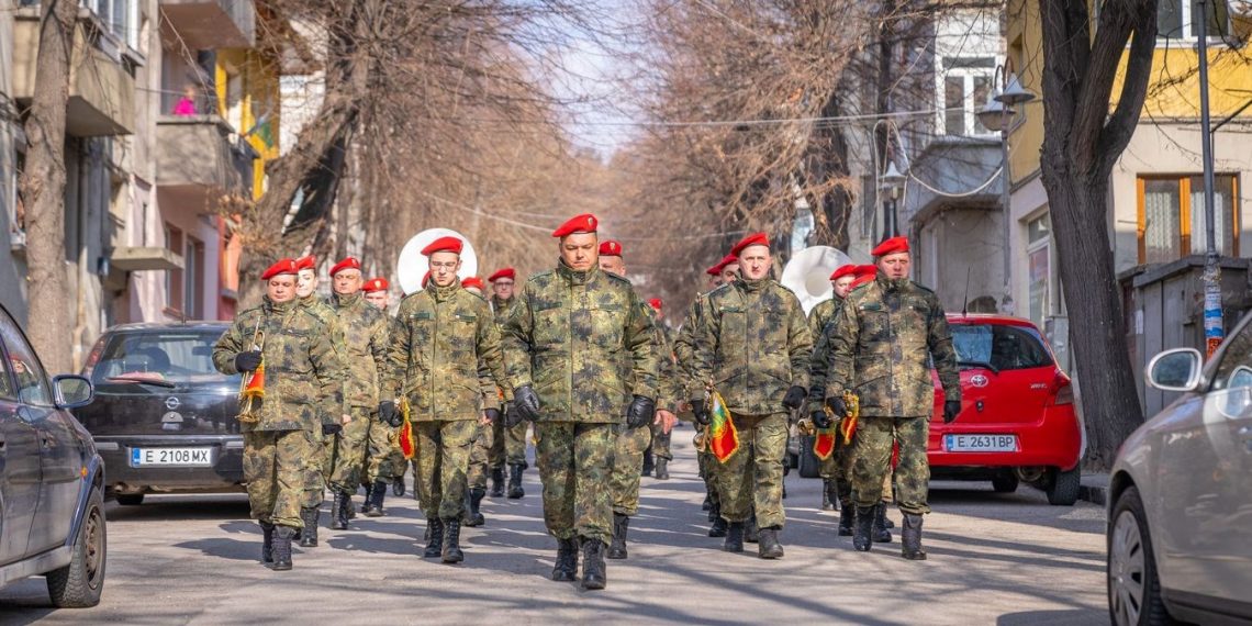 Bulgaristan ordusunda yüzde 20 işçi açığı
