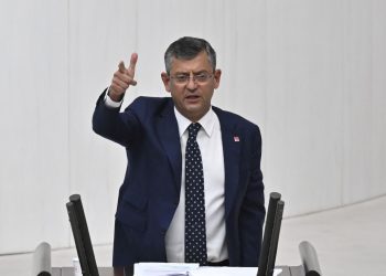 CHP’de değişim tartışması: Özgür Özel’den “Genel başkanlığa aday olacak mısınız?” sorusuna karşılık