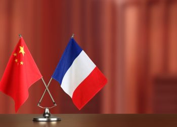 Çin’den Fransa’ya AB ile bağlarında “öncü rol oynaması” daveti