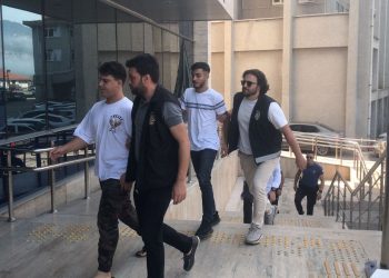 Diğerine ait otomobili satmak isterken yakalandılar