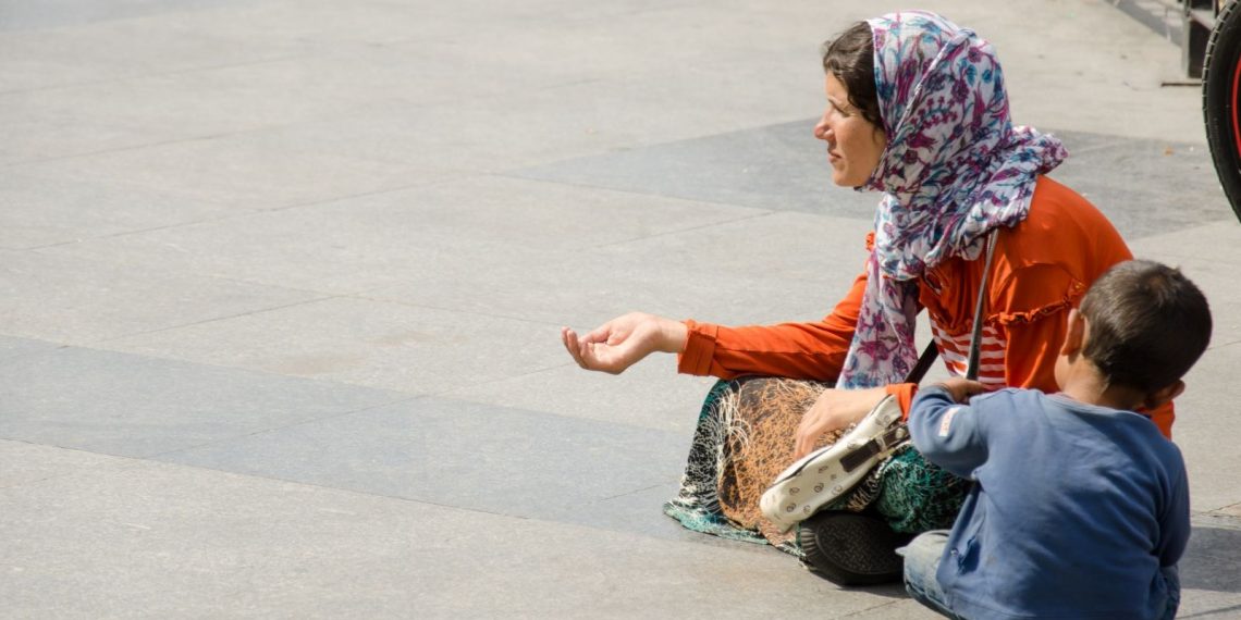 Dilencilerin yeni taktiği: Aldırdıkları eseri iade ederek paraya çeviriyorlar