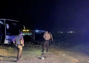 Diyarbakır’da yolcu otobüsü refüje çarptı: 18 yaralı