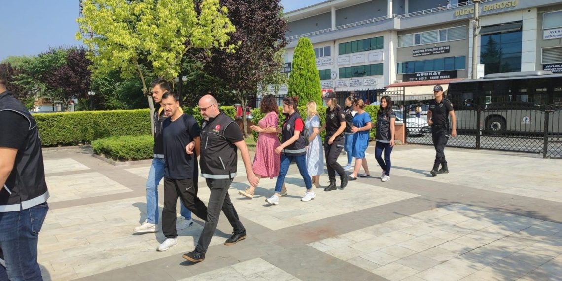 Düzce’de günlük kiralık meskenlere uyuşturucu baskını