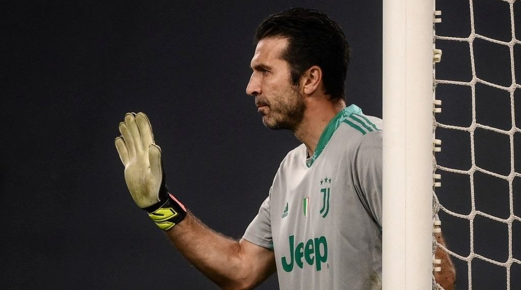 Efsane kaleci Buffon’dan futbola veda