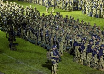 El Salvador hatayla çaba için bir kenti kuşattı