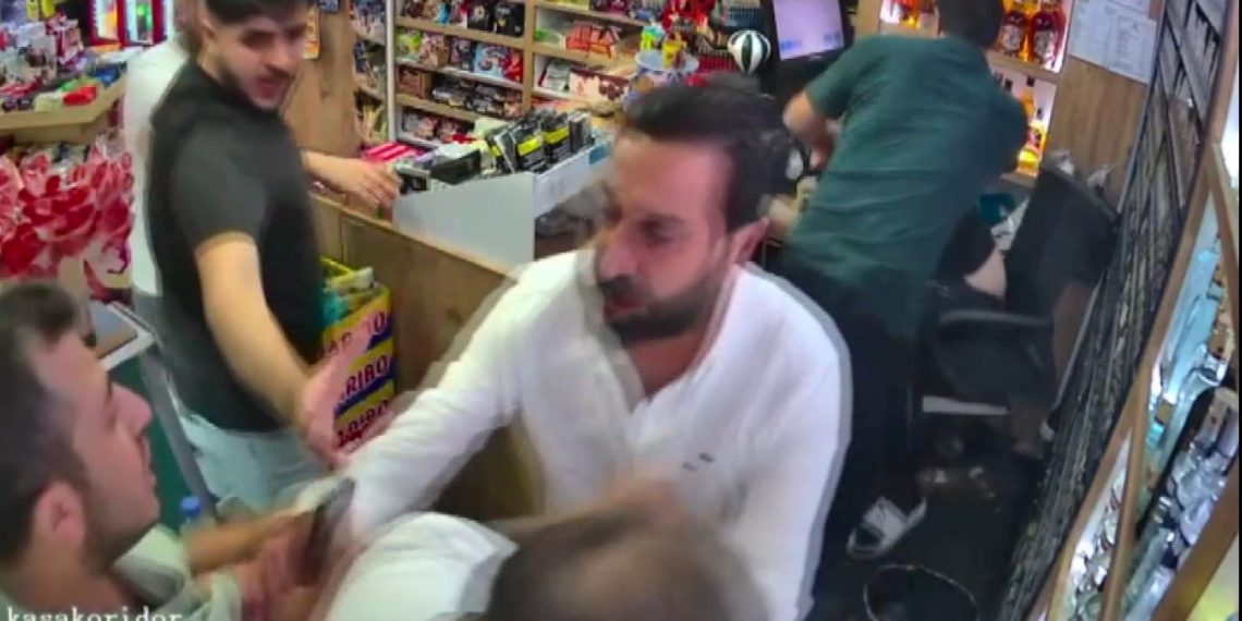 Esenyurt’taki inhisar bayisi hücumunda 8 kişi adliyede