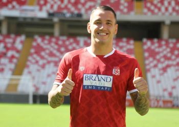 Eski Barcelonalı Rey Manaj Sivasspor’da