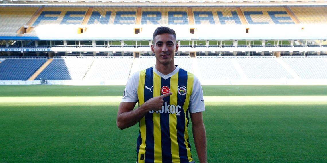 Fenerbahçe, Mert Müldür’ü takımına kattı