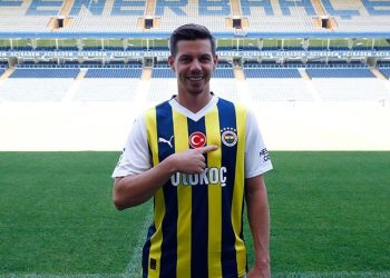 Fenerbahçe, Miha Zajc ile kontrat yeniledi