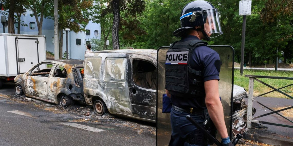 Fransa polisi iş yavaşlattı: Bölge halkı, güvenlik telaşı taşıyor