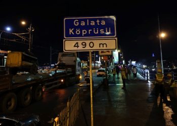 Galata Köprüsü’nde yenileme çalışmasının birinci etabı bu gece başladı