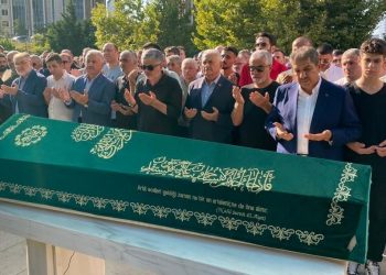 Gazeteci müellif Süleyman Özışık son seyahatine uğurlandı