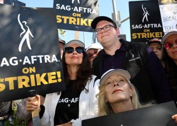 Hollywood’da grev: Stüdyolarla görüşmeler başladı