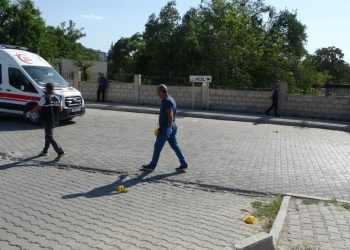 Husumetlisini hastane otoparkında başından vurdu