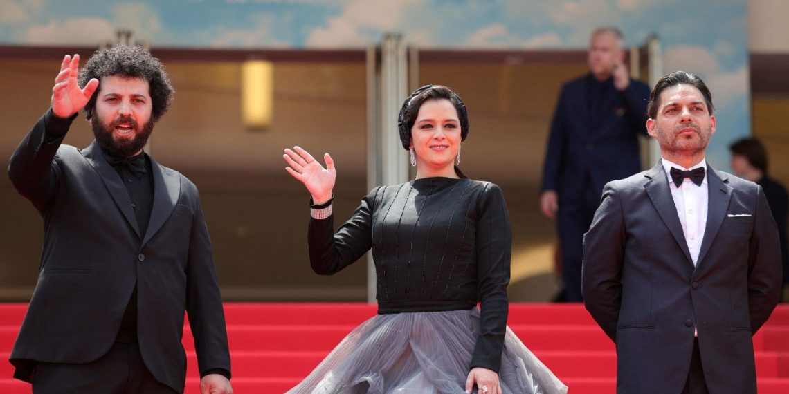 İranlı direktörler “Leyla’nın Kardeşleri” sinemasının direktörü Said Rustayi’ye verilen cezayı kınadı