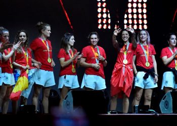 İspanya’da bayan ulusal futbolculara üstün liyakat nişanı verilecek