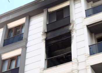 İstanbul’da 5 katlı binada yangın