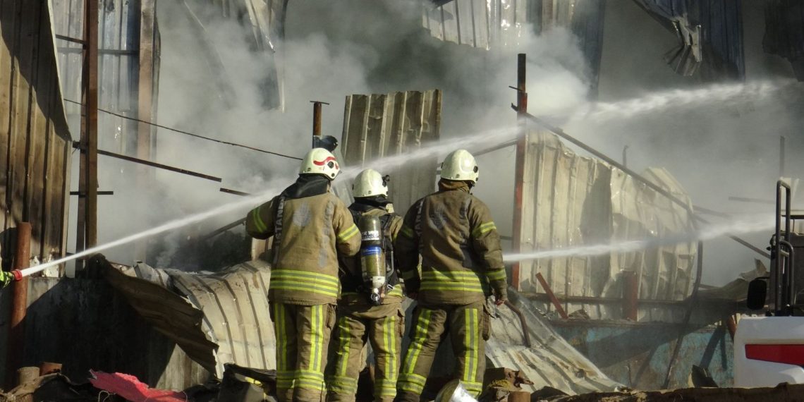 İstanbul’da geri dönüşüm tesisinde yangın