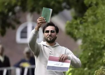 İsveç’te İran’ın Stockholm Büyükelçiliği önünde Kur’an-ı Kerim’e yönelik atak