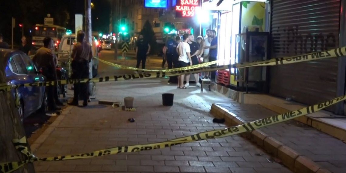 İzmir’de bayan esnaf dehşeti: Karı koca komşu esnafı vurdu