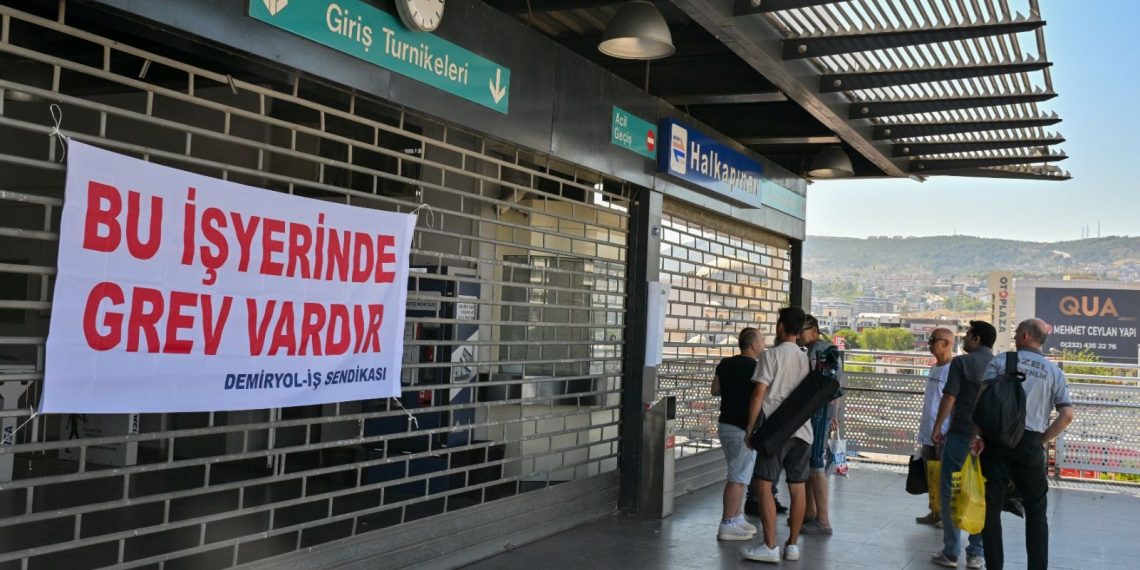 İzmir’de metro ve tramvay çalışanlarının grevi sona erdi