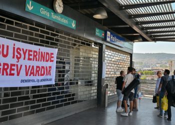 İzmir’de metro ve tramvay çalışanlarının grevi sona erdi