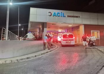 İzmir’de ruhsal sıkıntıları olan şahıs annesini satırla ağır yaraladı