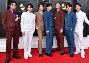 K-Pop kümesi BTS üyelerinden Suga askere gidiyor