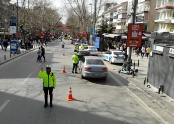 Kadıköy’de 9 saatte 82 araç trafikten men edildi