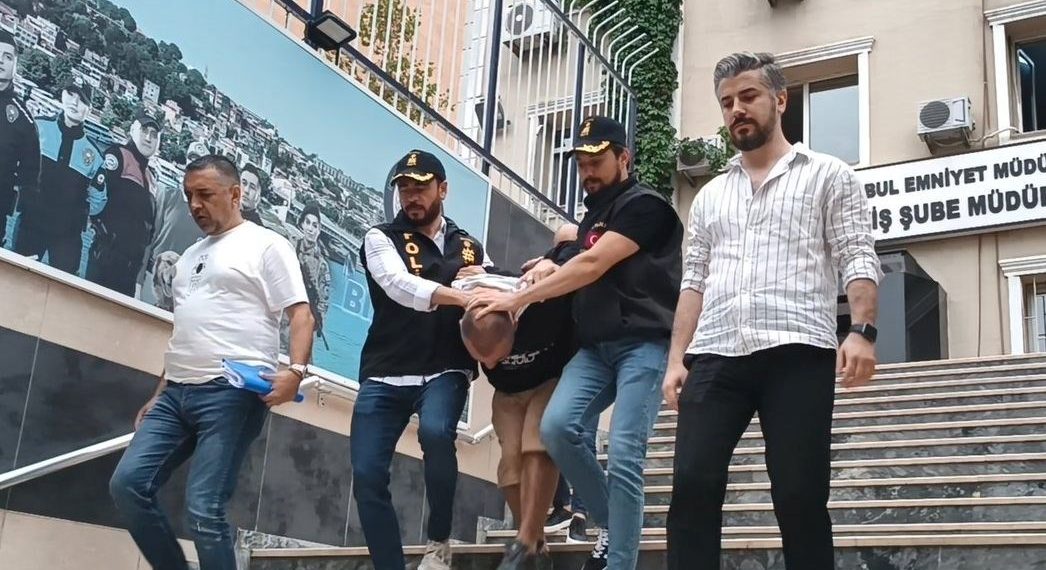 Kadıköy’de kuşkulu mevt | 38 yaşındaki bayan 4’üncü kattan düştü, avukat gözaltında