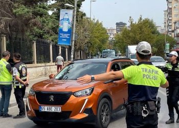 Kadıköy’de yaya geçidi kontrolü