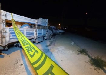 Kamyonet ile hafif ticari araç çarpıştı: 1 meyyit, 3 yaralı