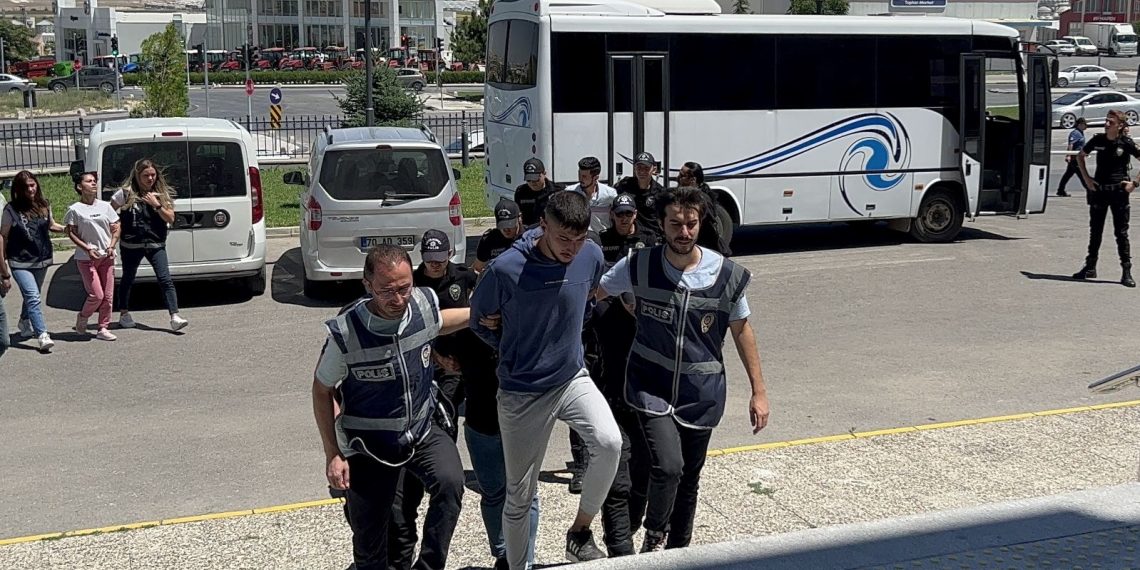 Karaman’da silahlı hücum: Eşini sevgilisine öldürttü