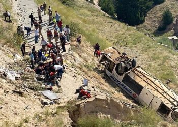 Kars’ta 8 kişinin öldüğü kazada “şoför uyudu” savı