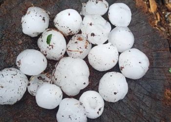 Kastamonu’da ceviz büyüklüğünde dolu yağdı