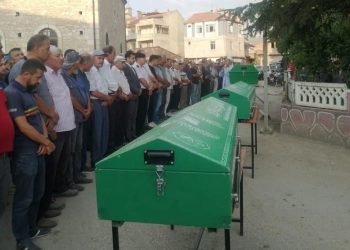 Katliam yapan dünür tutuklandı: 4 kişi yan yana toprağa verildi