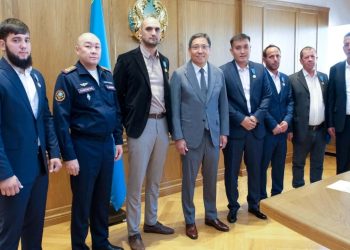 Kazakistan’da yangında hayat kurtaran 2 Türk’e devlet madalyası